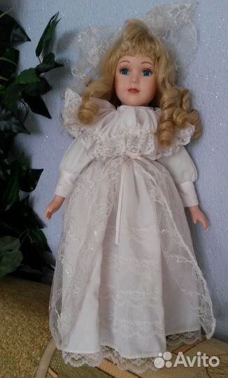 Кукла фарфоровая коллекционная + шляпка, платье