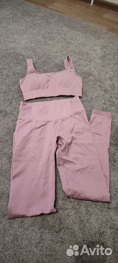 Спортивный костюм, леггинсы, топ, бра