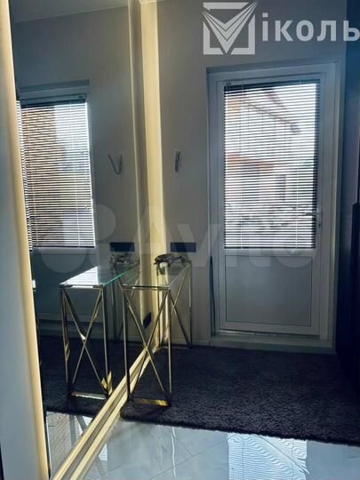 Дом 193,9 м² на участке 1 сот.