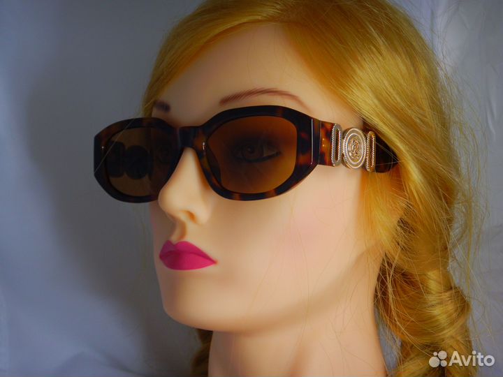 Очки солнцезащитные