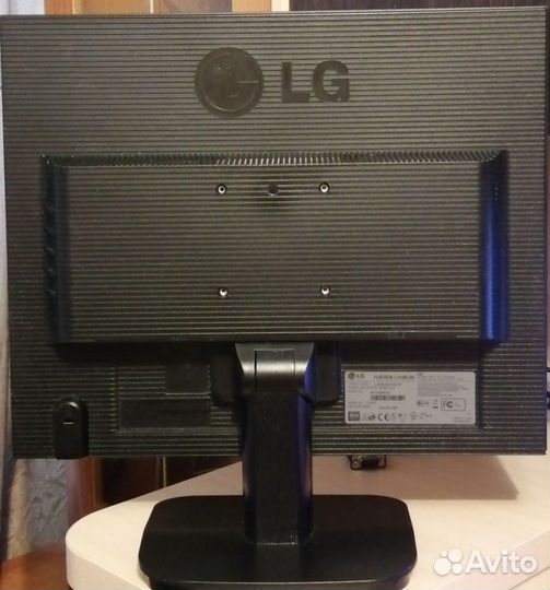 Монитор LG Flatron L1918S-SN