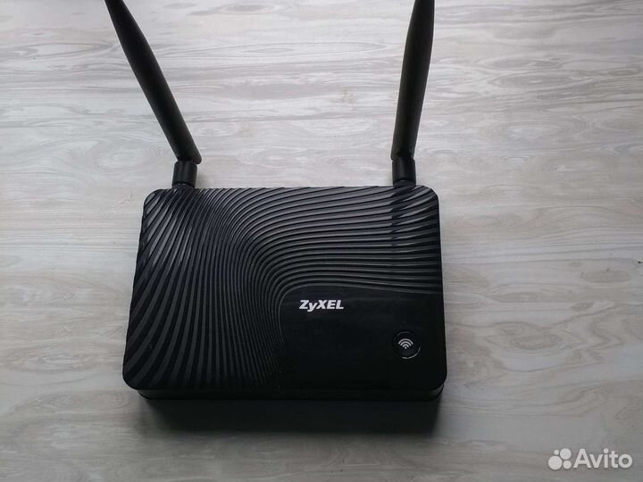 Интенет центр zyxel Keenetic 2