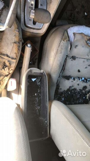 Подлокотник Volkswagen Jetta IV Фольксваген Джетта