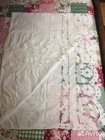 Подзор,накомодник,2 наволочки с ришелье,салфетка