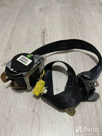 Ремень безопасности правый Volkswagen Jetta 5