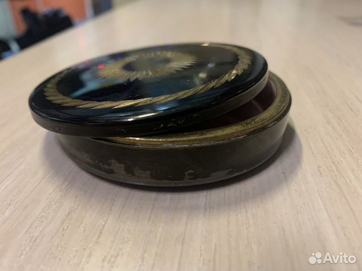 Советская пудреница-эмаль