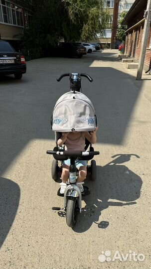 Трехколесный велосипед с родительской ручкой