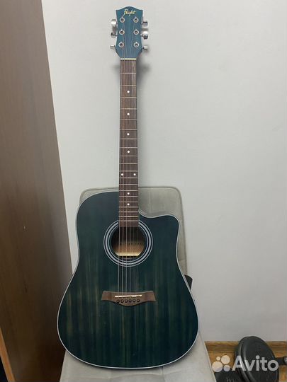 Акустическая гитара