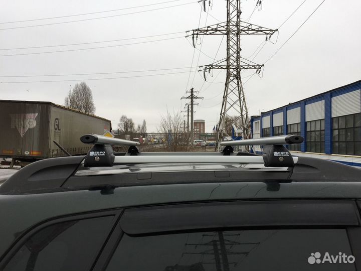 Багажник с замком на рейлинги с просветом Хендай