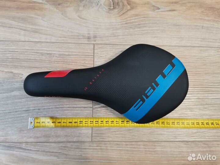Седло от велосипеда Cube