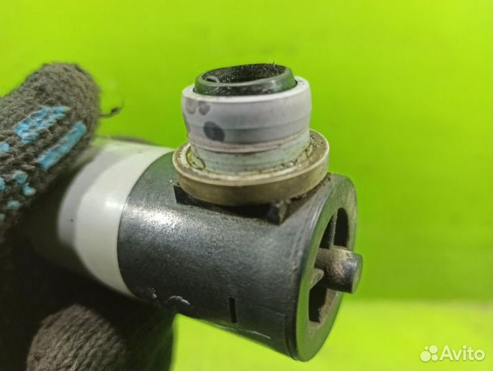 Насос бачка стеклоочистителя Toyota Corolla E150