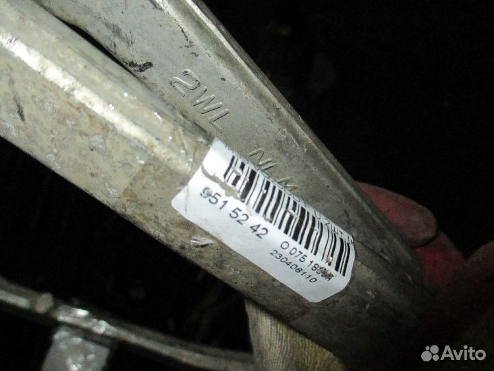 Рычаг на Nissan Stagea M35 VQ25DD