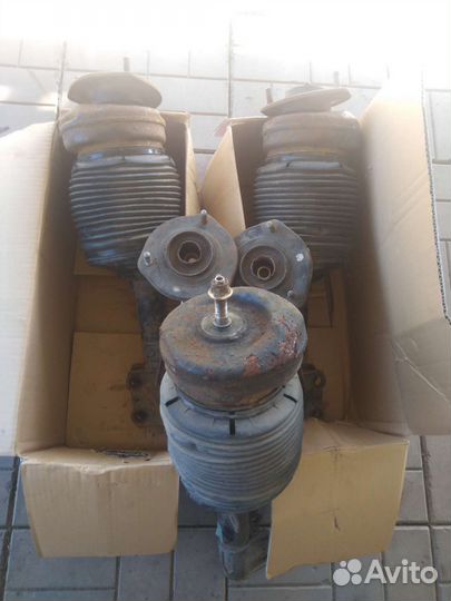 Пневма стойки lexus rx300 2005 года