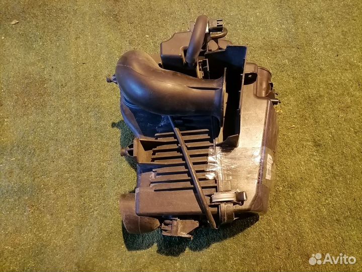 Корпус воздушного фильтра L5-VE L510-13-320A Mazda