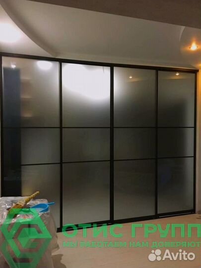 Раздвижные стеклянные перегородки для шкафа купе