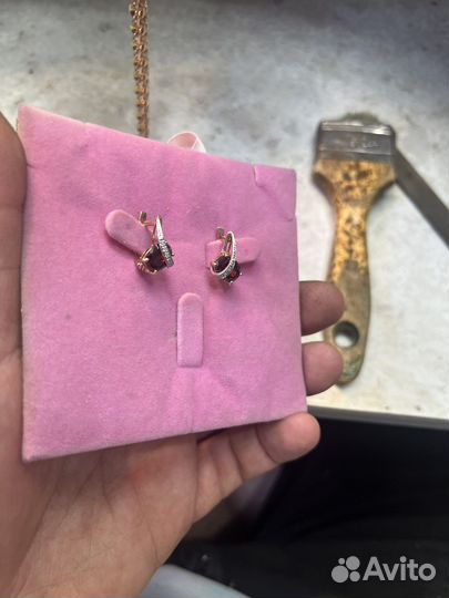 Золотые серьги с бриллиантами
