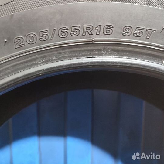 Bridgestone Ice Cruiser 5000 205/65 R16