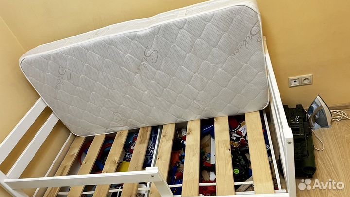 Детская кровать с матрасом