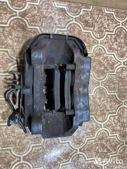 Суппорт задний левый VW Touareg S15