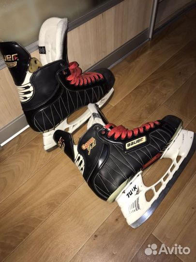 Продам хоккейные коньки Bauer