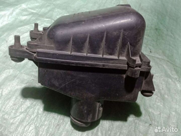 Корпус воздушного фильтра Ваз 2110 седан 1.5I 1999