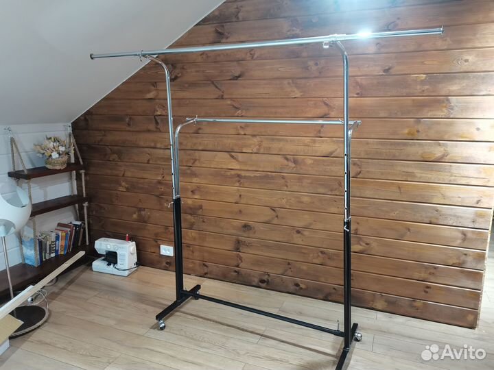 Стойка для одежды