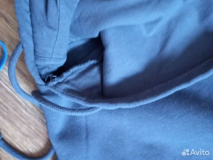 Толстовка на молнии с капюшоном