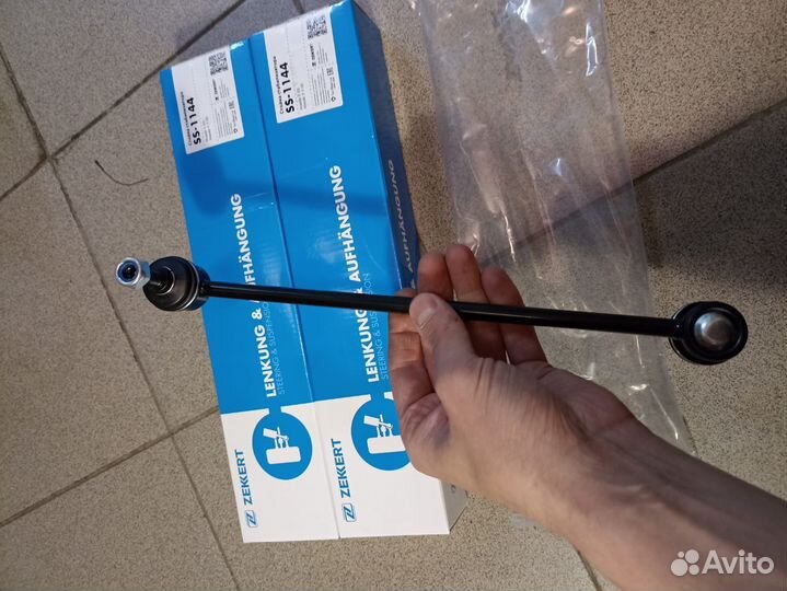 Стойка стабилизатора передняя Mazda3 BK, 5