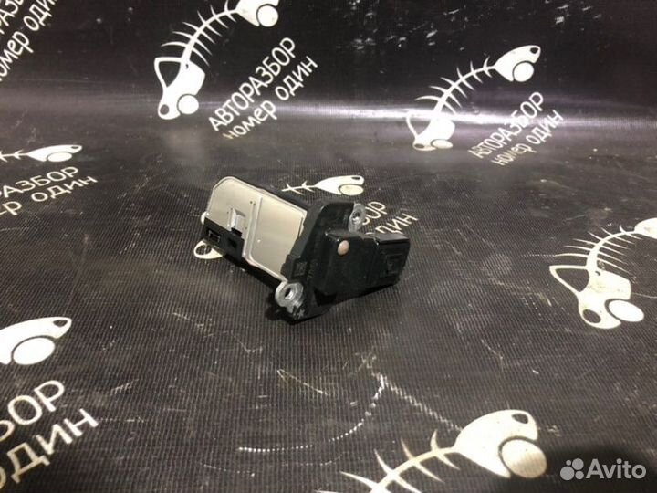 Датчик массового расхода воздуха Ford Focus 3