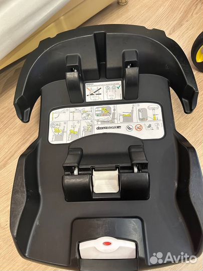 Автокресло коляска Doona+ с базой isofix