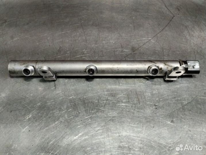 Топливная рампа правая Mercedes E-Class W211 OM642