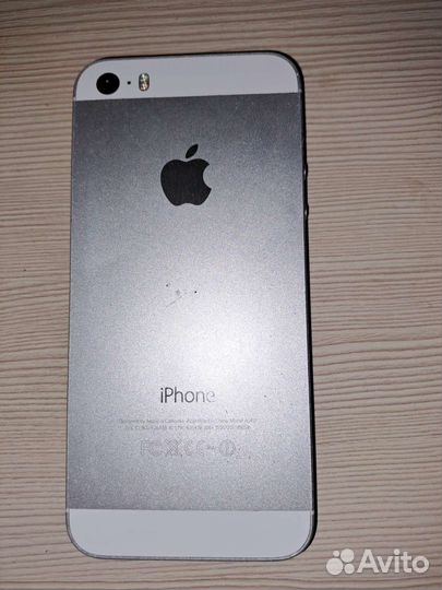 Телефон iPhone 5s
