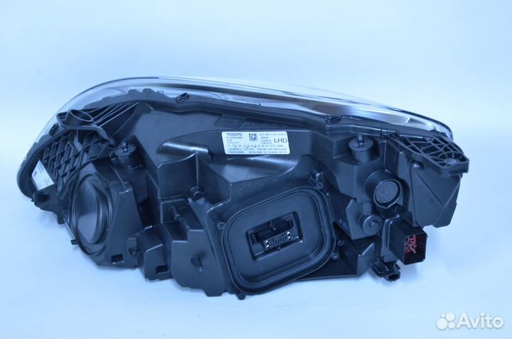 Фара правая LED volvo для V40CC 16-18