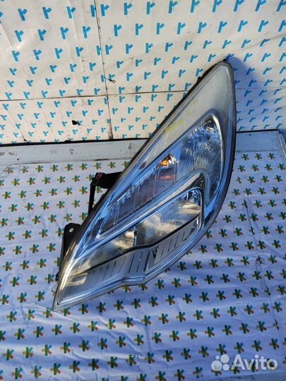 Фара левая Opel Meriva B 2009-2015