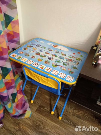 Стол и стул