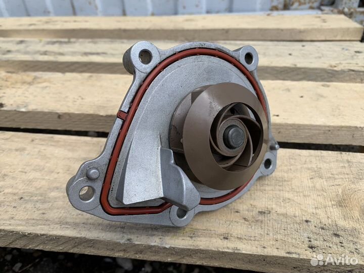 Помпа охлаждения двигателя Ситроен Пежо 1.6 EP6