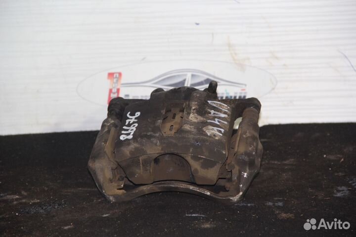 Суппорт перед лево c Honda Inspire UA4 J25A