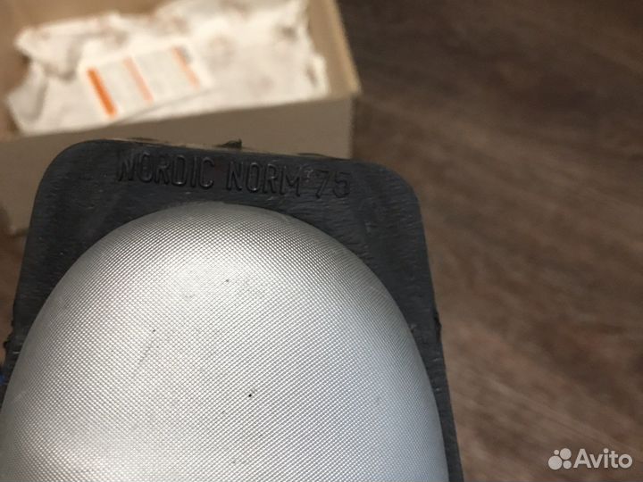 Лыжные ботинки