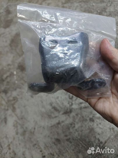 Петля передней левой двери нижняя Honda crv3