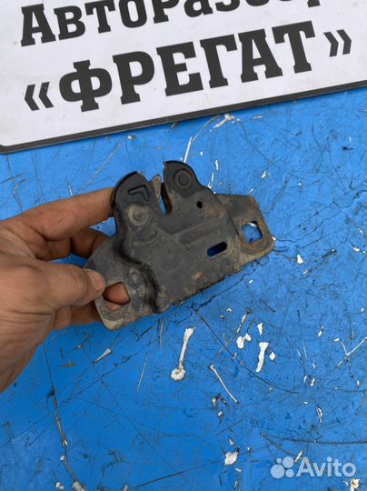 Замок капота jeep grand cherokee zj