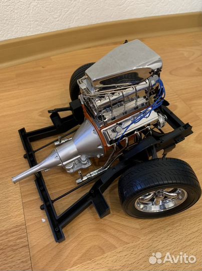 Маштабная модель Dodge Charger 1:8