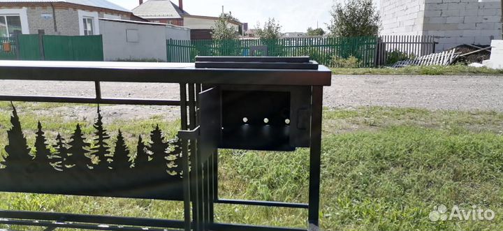 Мангал на стойке, печь для казана и большим столом