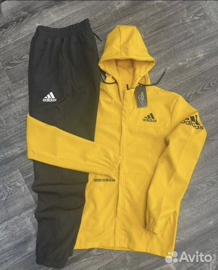 Спортивный костюм adidas