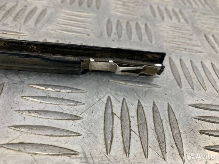 Б/У накладка крыши (молдинг) правый Toyota Duet