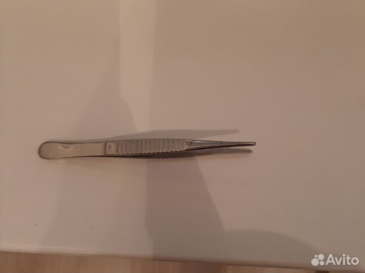 Нож, пинцет