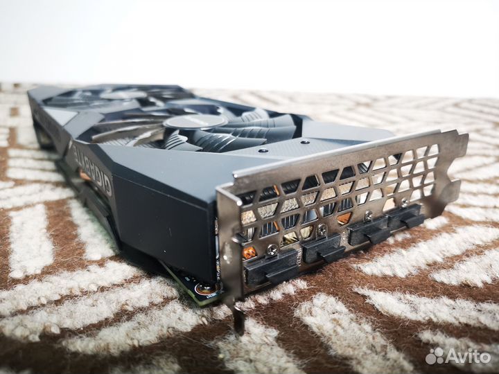 Gigabyte RTX 2060 super windforce OC 8GB