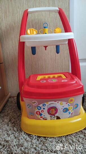 Машинка-каталка доктор