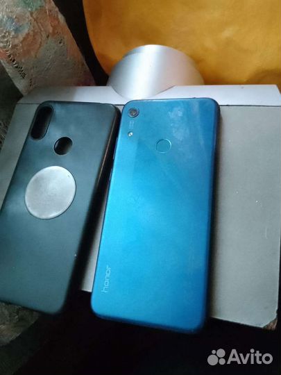 Телефон Honor 8а