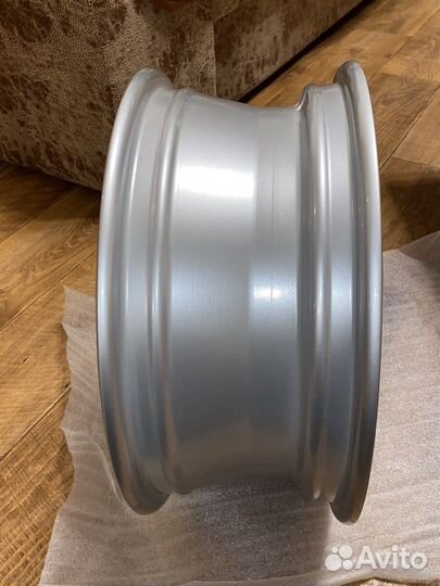 Новый легкосплавный диск Tosa Brilliantsiber R15