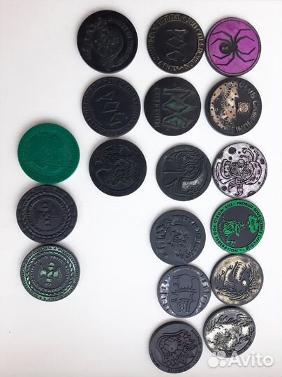 Фишки mortal combat и карточки Скуби Ду